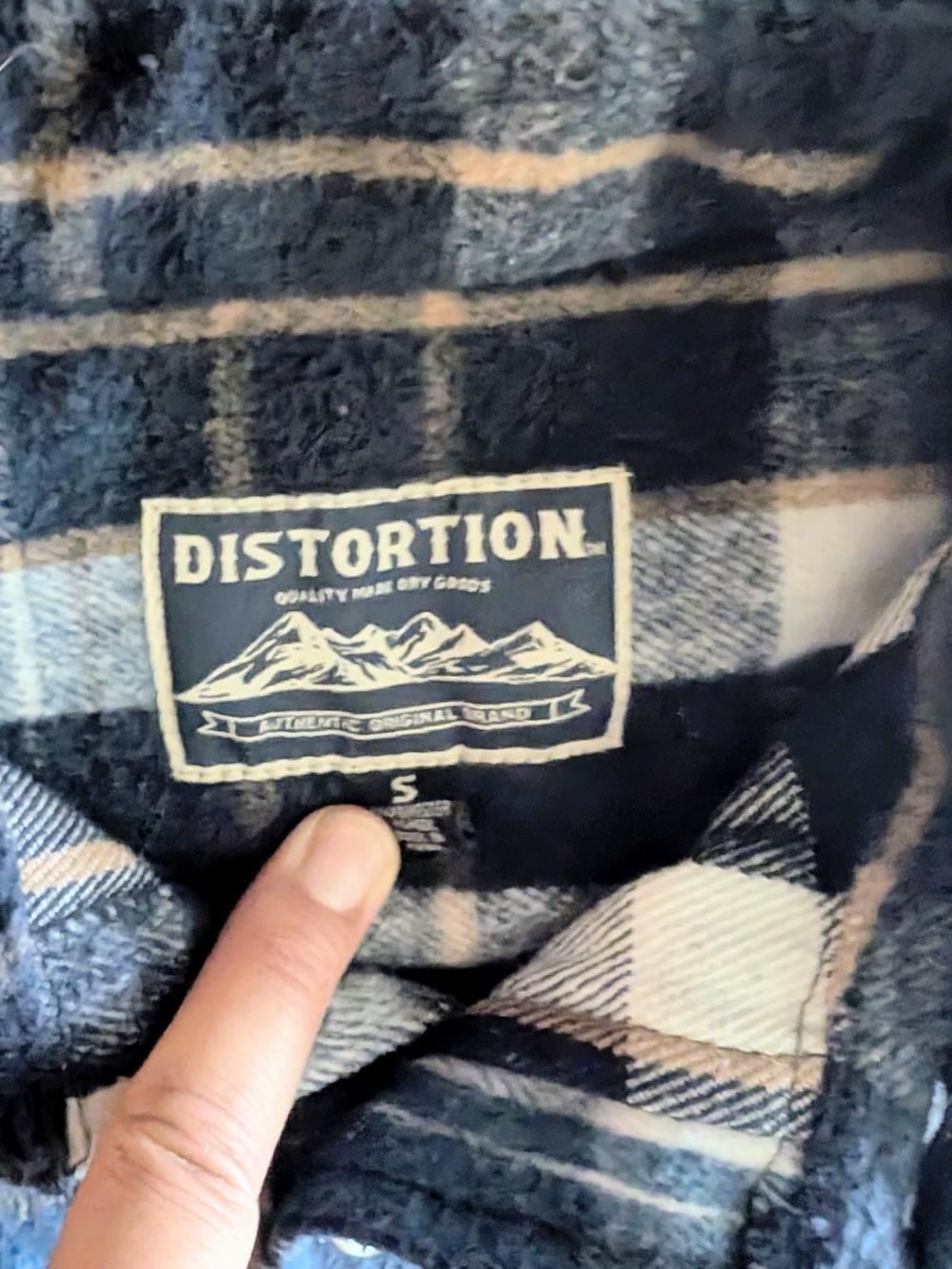 Distortion Men's Navy and Cream Plaid Casual Button-Down Shirt